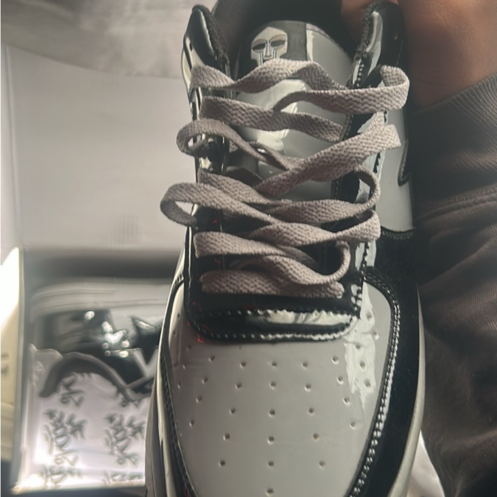 Classic Black and White Men's Sneakers